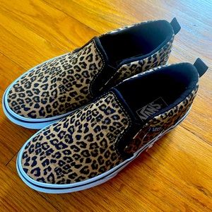 Girls slip on Vans skate shoes.  Never worn.